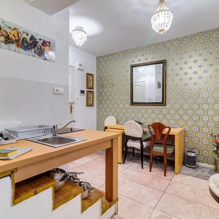 Donaticoeur Atelier Apartman *