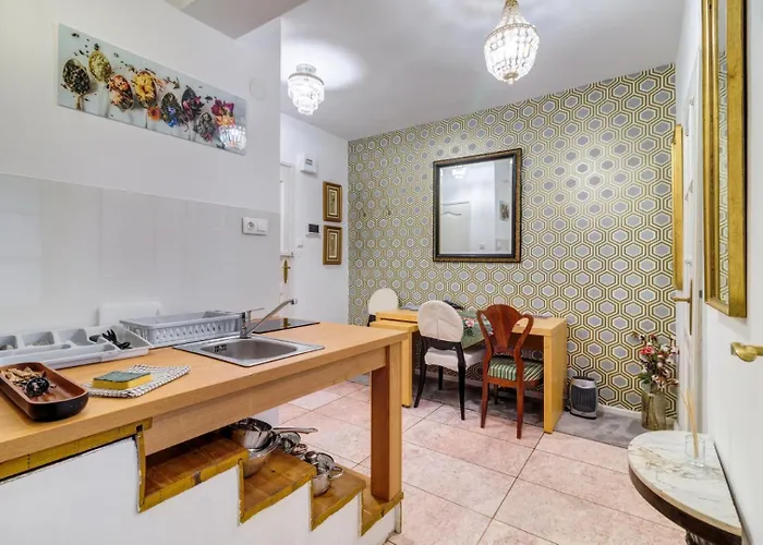 Donaticoeur Atelier Apartment *